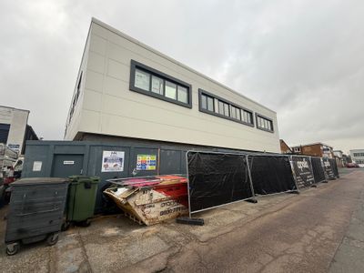 Property Image for 8-9 Station Close, Potters Bar, Hertfordshire, EN6 1TL
