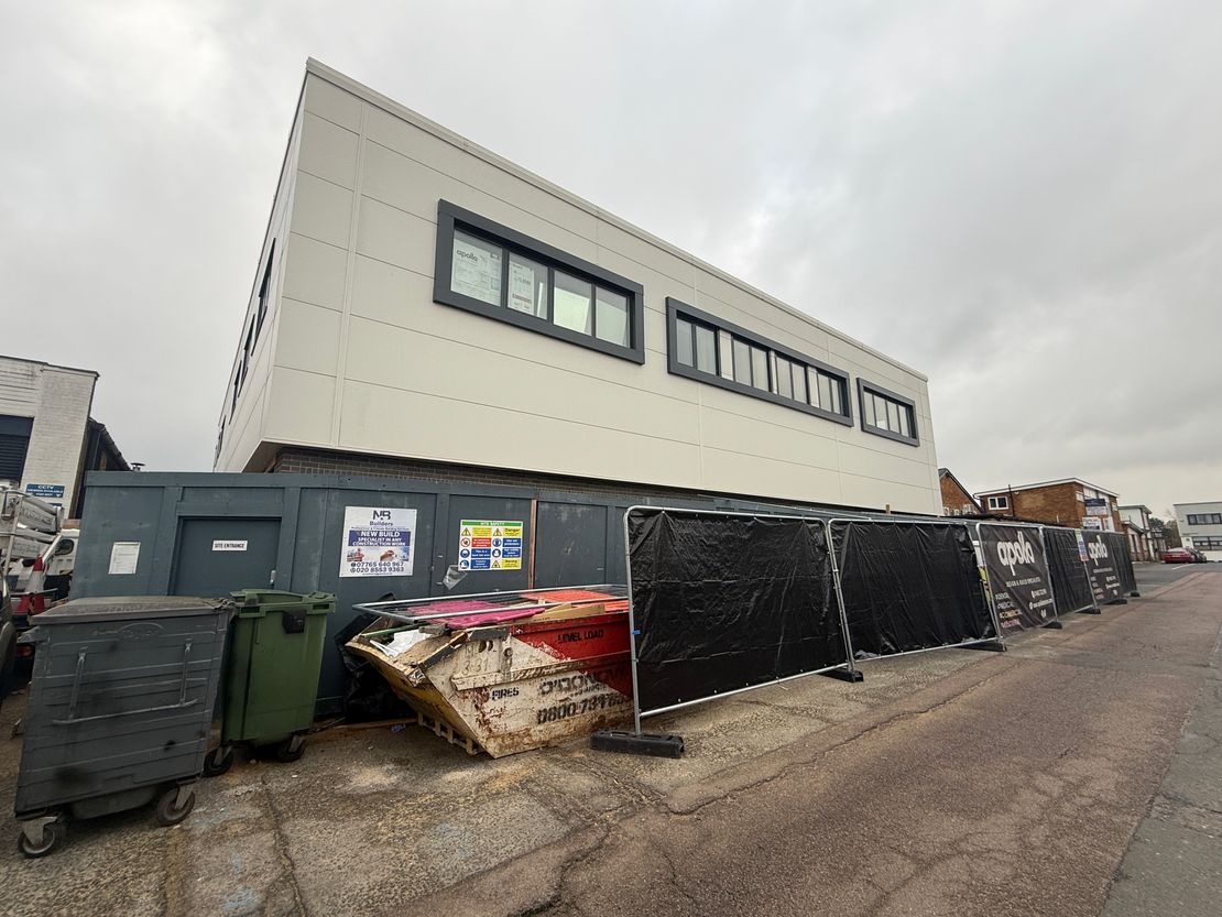 8-9 Station Close, Potters Bar, Hertfordshire, EN6 1TL