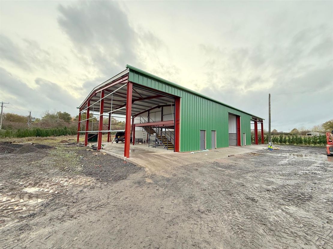 Droitwich Road, Bromsgrove B60 4DD