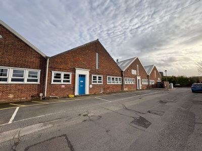 Property Image for 13 Tewin Court, Welwyn Garden City, East Of England, AL7 1AU
