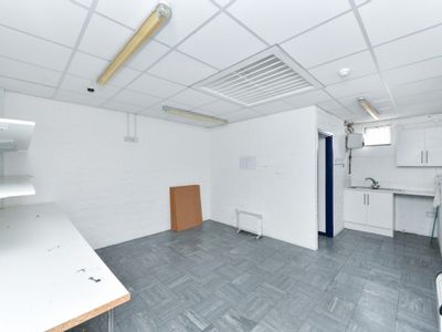 Property Image for Unit 26 Idlewells Centre, Sutton in Ashfield, Sutton in Ashfield, Nottinghamshire, NG17 1BN