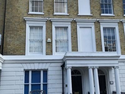 Property Image for 43 Southgate Street, Winchester, Hampshire, SO23 9EH