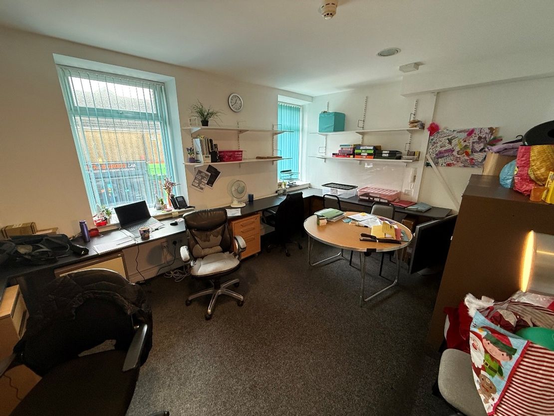 32 Station Rd, Llanelli SA15 1AW