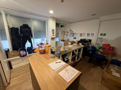 Property Image for 32 Station Rd, Llanelli SA15 1AW