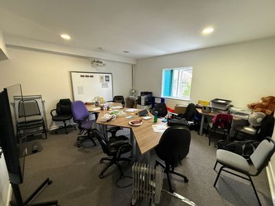 Property Image for 32 Station Rd, Llanelli SA15 1AW