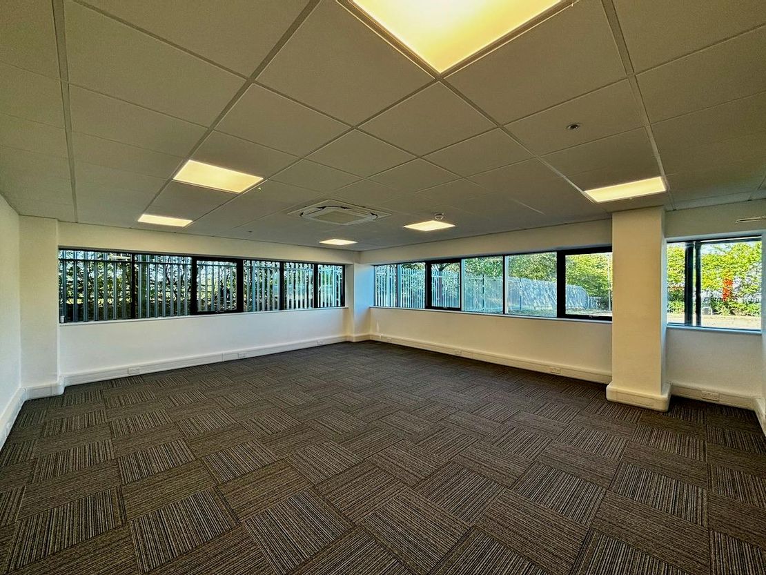 Unit 4 Express Park, Shipton Way, Rushden, NN10 6GL