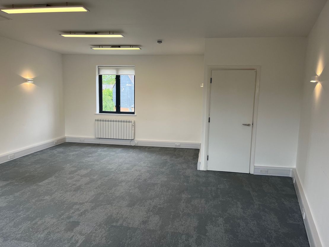 17 Canon Harnett Court, Warren Park, Stratford Road, Wolverton Mill, Milton Keynes, MK12 5NF