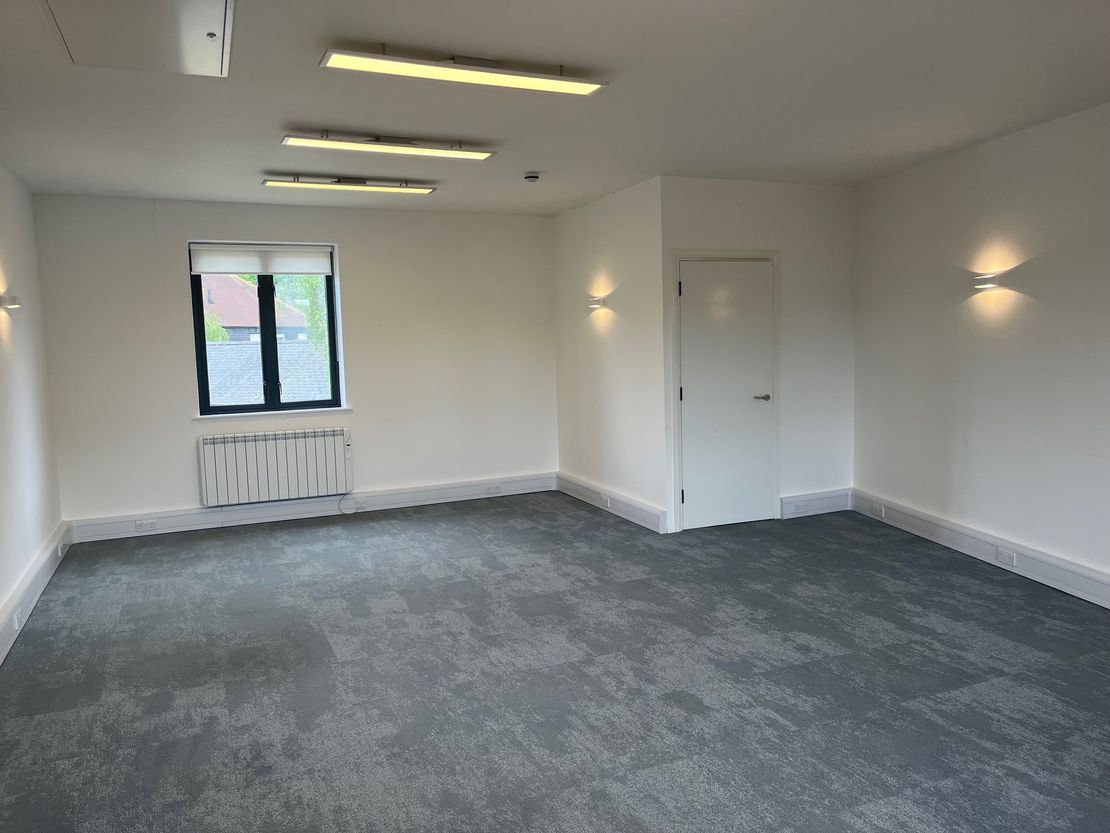 17 Canon Harnett Court, Warren Park, Stratford Road, Wolverton Mill, Milton Keynes, MK12 5NF