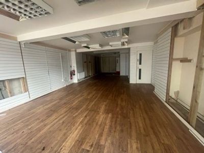 Property Image for 17 Nott Sq, Carmarthen SA31 1PQ