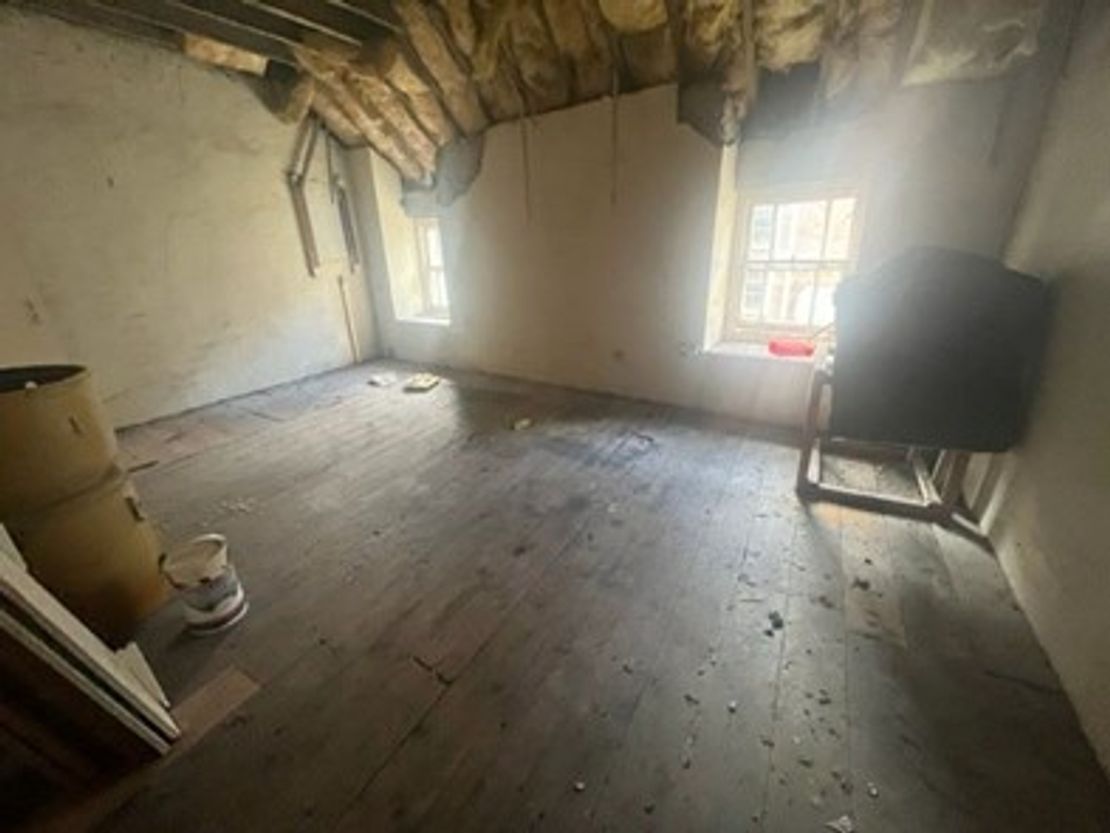 17 Nott Sq, Carmarthen SA31 1PQ