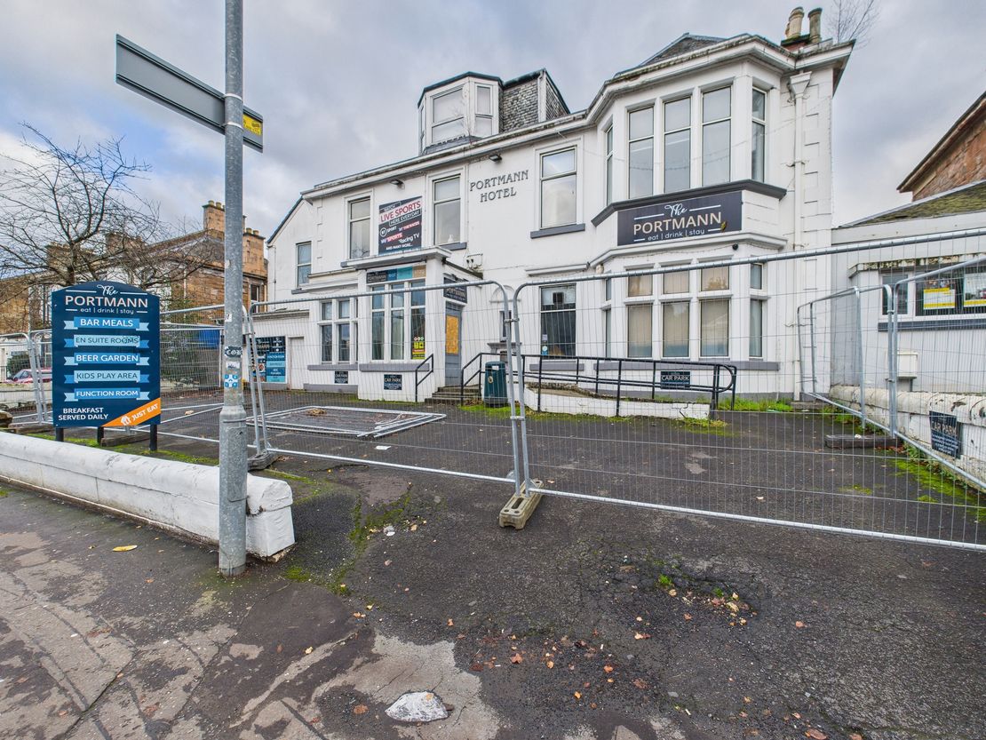 Portmann Hotel, 42 Portland Road, Kilmarnock, East Ayrshire, KA1 2DL