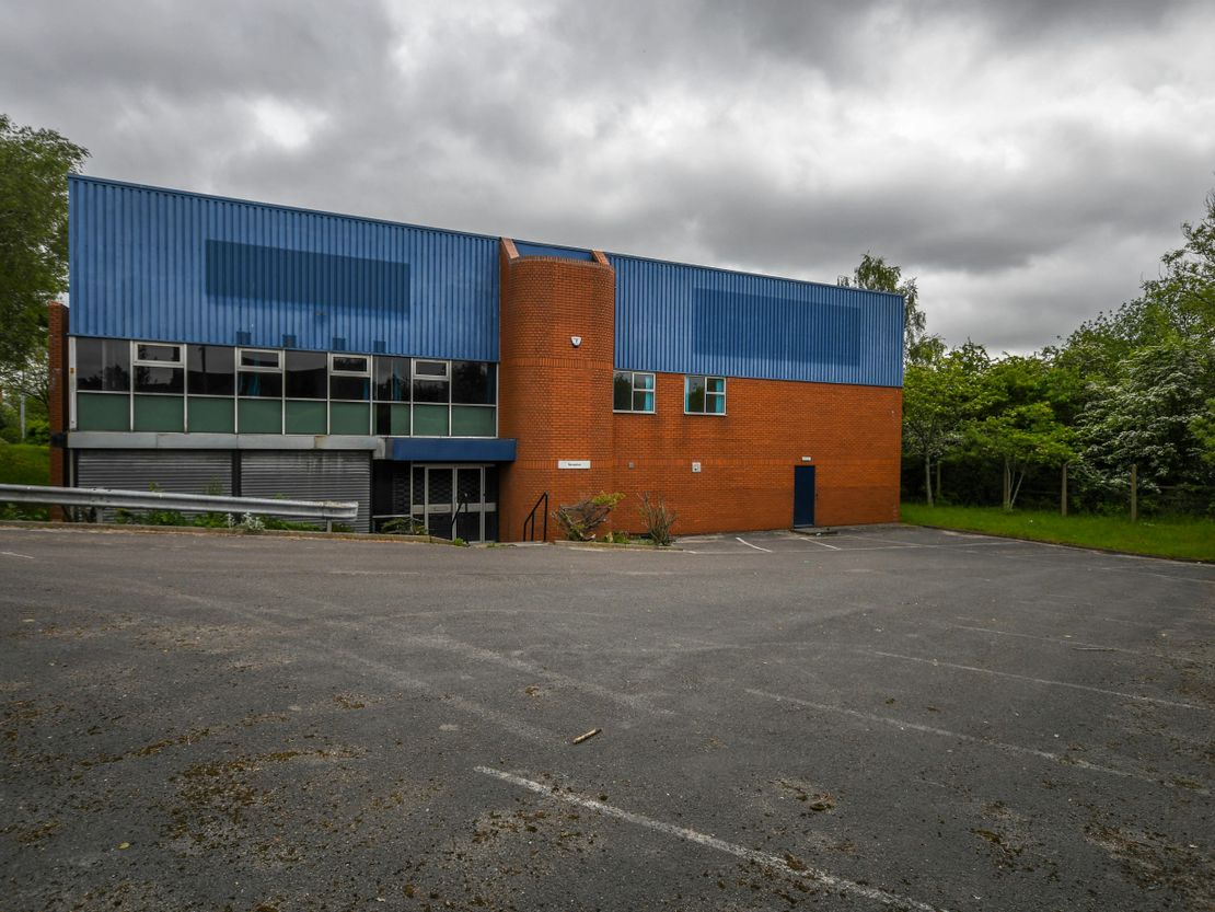 Unit 100, Nepshaw Lane South, Gildersome, Morley, LS27 7JQ