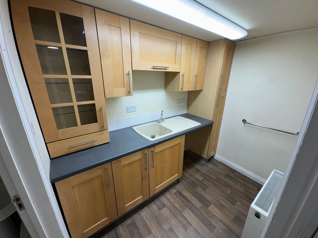 1 Exchange Buildings, High Street, Barnet, EN5 5SY
