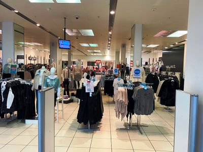 Property Image for 24-26 Hagley Mall, Cornbow Shopping Centre, Cornbow Shopping Centre, Halesowen, West Midlands, B63 4AL