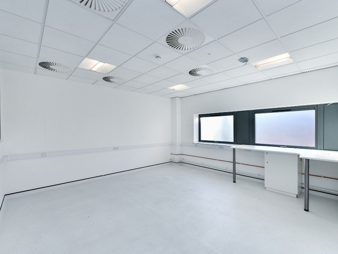 Ground Floor Suite, i2 Centre, Oakham Business Park, Mansfield, Nottinghamshire, NG18 5FB