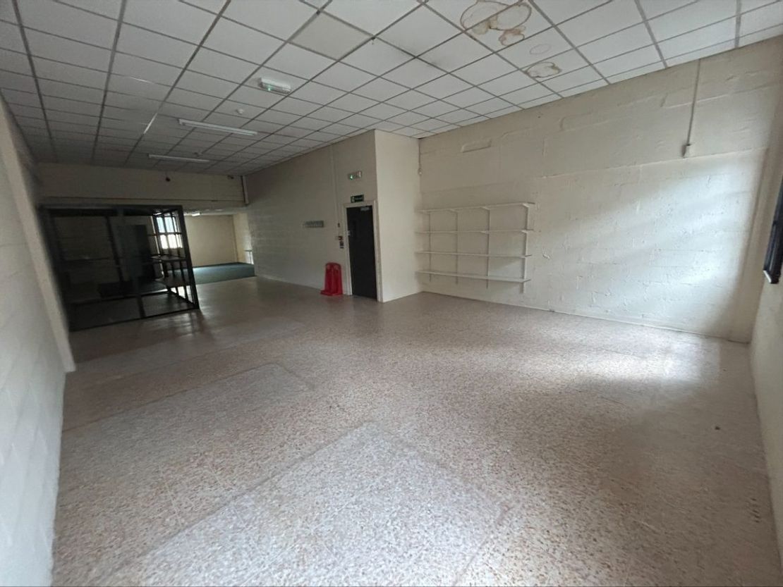 Unit 17 Princess of Wales Precinct, Dewsbury, Dewsbury, West Yorkshire, WF13 1NH