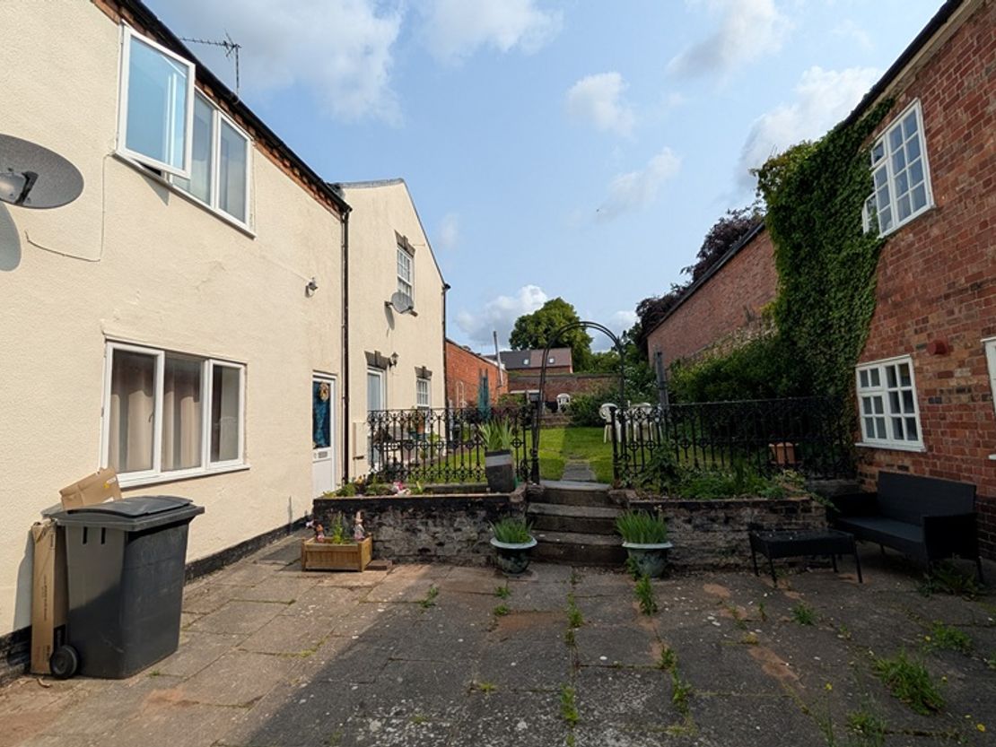 92-94 Long Street &amp; 1-14 Bakers Court, Atherstone, Warwickshire, West Midlands, CV9 1AP