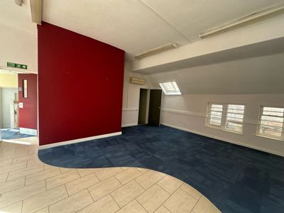 Property Image for 41 Market Place, 41 Market Place, Newark, Nottinghamshire, NG24 1EJ