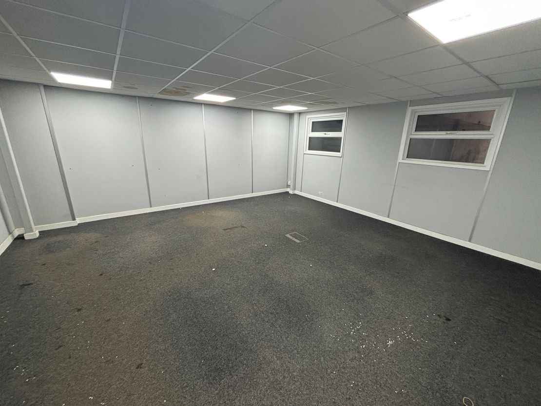 Unit V2 Willments Industrial Estate, Hazel Road, Southampton, Hampshire, SO19 7HS