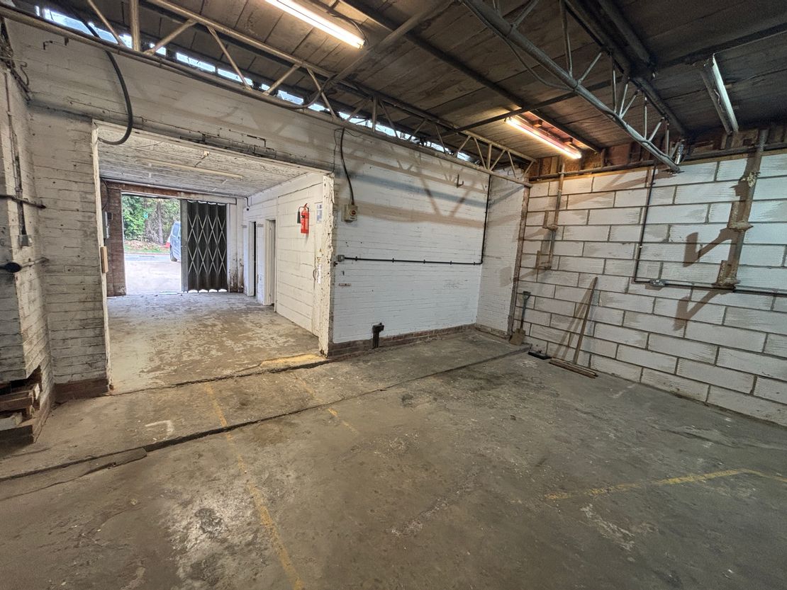 Unit V4, Willments Industrial Estate, Hazel Road, Southampton, Hampshire, SO19 7HS