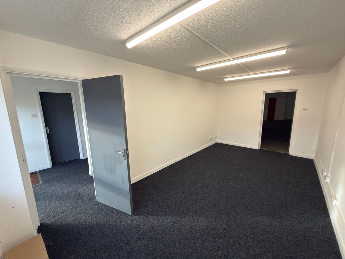 37 (Unit 6) Rochester Airport Estate, 27-43 Laker Road, Rochester, Kent, ME1 3QX