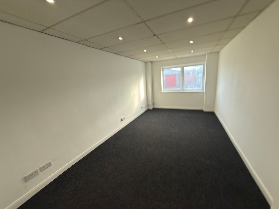 37 (Unit 6) Rochester Airport Estate, 27-43 Laker Road, Rochester, Kent, ME1 3QX