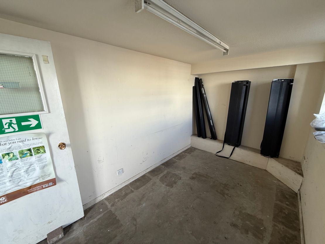 5 Neptune Industrial Estate, Neptune Close, Medway City Estate, Rochester, Kent, ME2 4LT