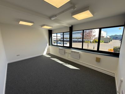 Property Image for 17 Lakeside Park, Neptune Close, Medway City Estate, Rochester, Kent, ME2 4LT