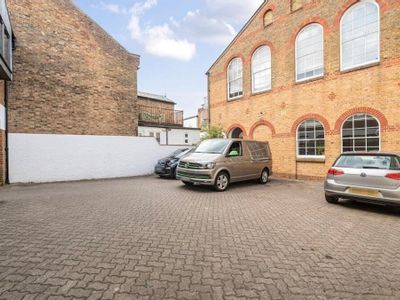 Property Image for Prince Leopold House, 71-73 Victoria Street, Windsor, SL4 1EH