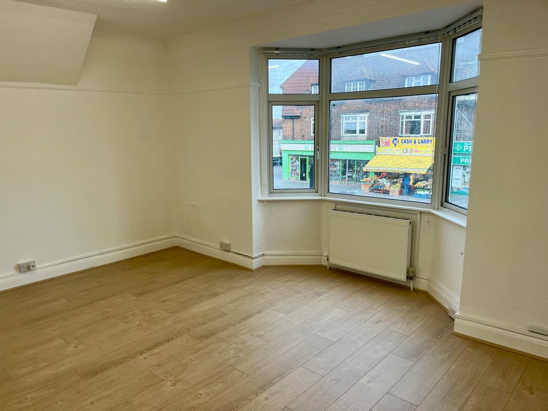 295a Heathway, Dagenham, RM9 5AQ
