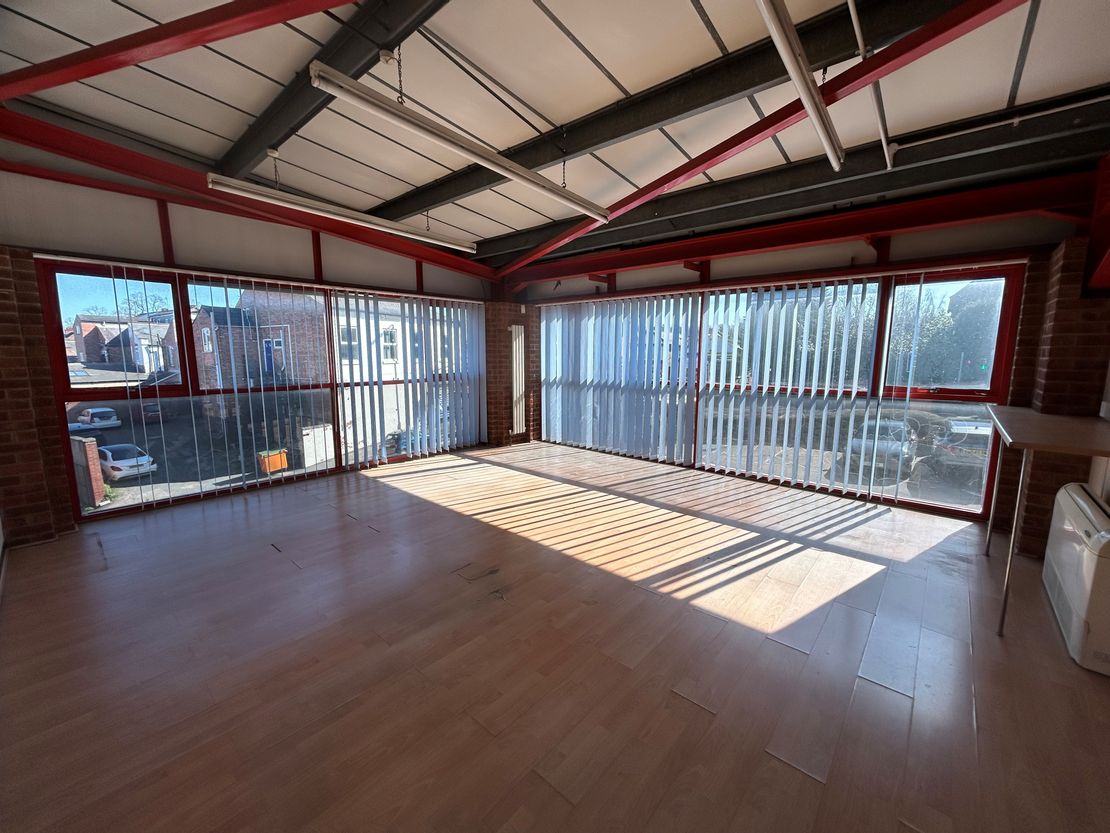 First Floor, 9-13 Lutterworth Road, Aylestone, Leicester, Leicestershire, LE2 8PH