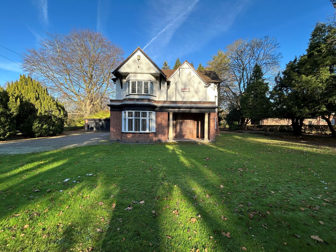Wighton, 25 Manor Road, Oadby, Leicester, Leicestershire, LE2 2LG