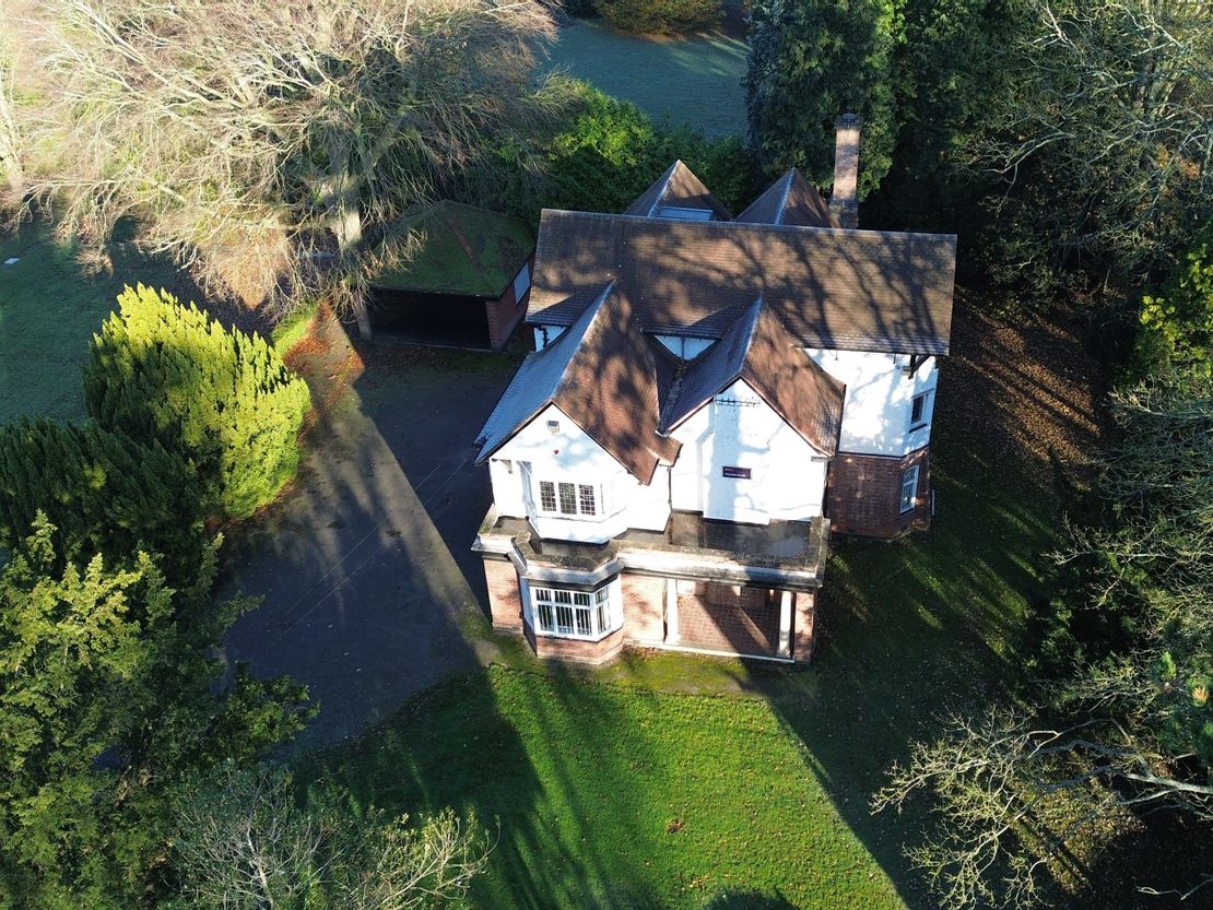 Wighton, 25 Manor Road, Oadby, Leicester, Leicestershire, LE2 2LG