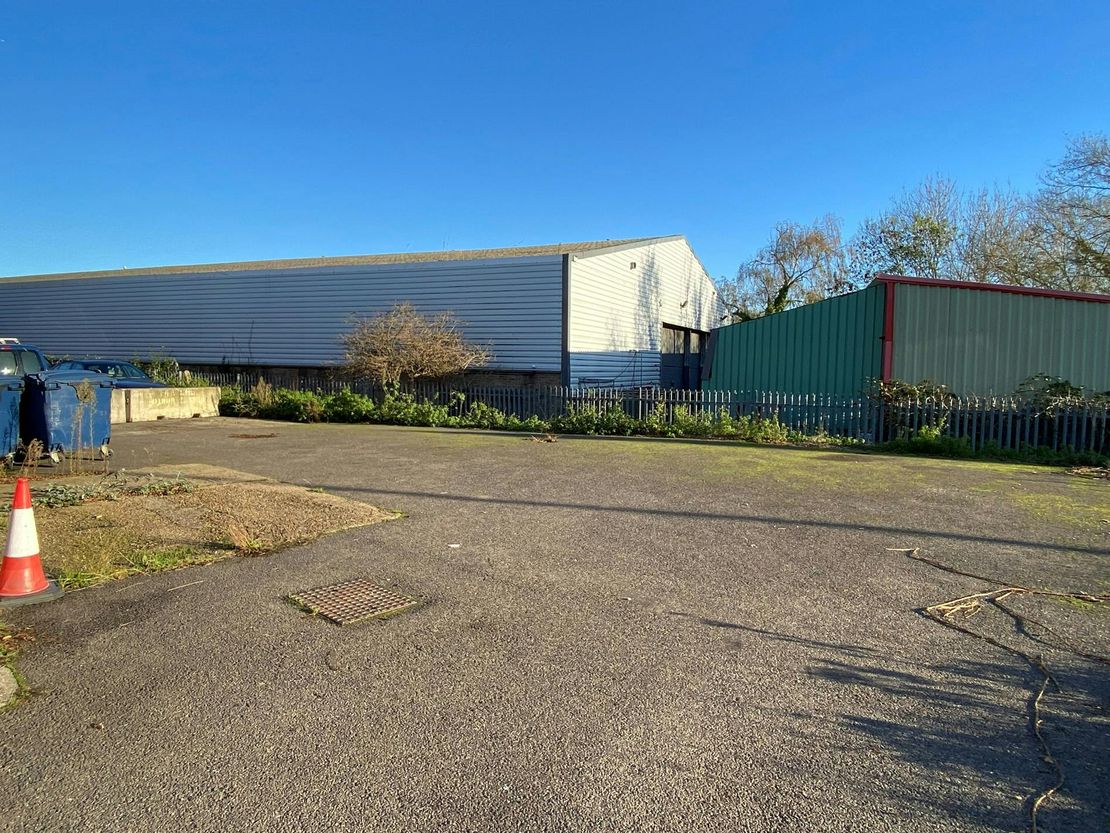 Unit 2 Botany Trading Estate, Sovereign Way, Tonbridge, TN9 1RS