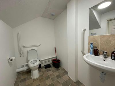 Property Image for 8 Tanners Yard, London Road, Bagshot, GU19 5HD