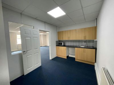 Property Image for 8 Tanners Yard, London Road, Bagshot, GU19 5HD
