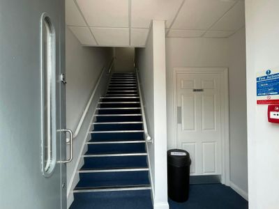 Property Image for 8 Tanners Yard, London Road, Bagshot, GU19 5HD
