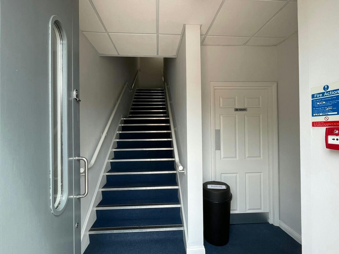 8 Tanners Yard, London Road, Bagshot, GU19 5HD