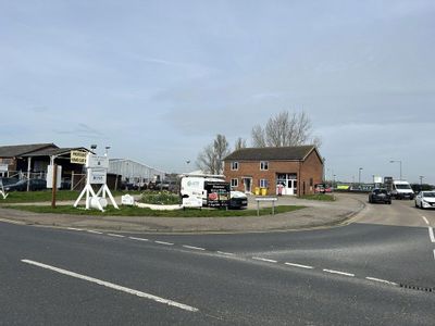 Property Image for 1 Riverside Avenue East, Manningtree CO11 1US
