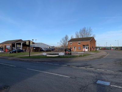 Property Image for 1 Riverside Avenue East, Manningtree CO11 1US