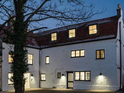 Property Image for 25 - 27 Chesterton High Street, Cambridge, CB4 1NQ