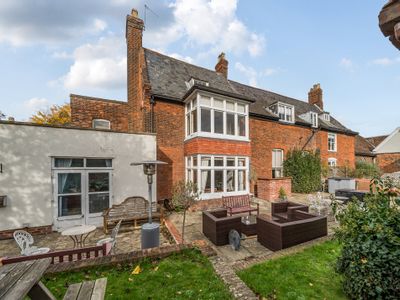Property Image for 10 Northgate Street, Bury St. Edmunds, Suffolk, IP33 1HQ