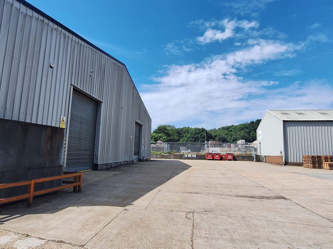Unit 3 & 3A Bluebell Business Estate, Sheffield Park, Uckfield, East Sussex, TN22 3HQ