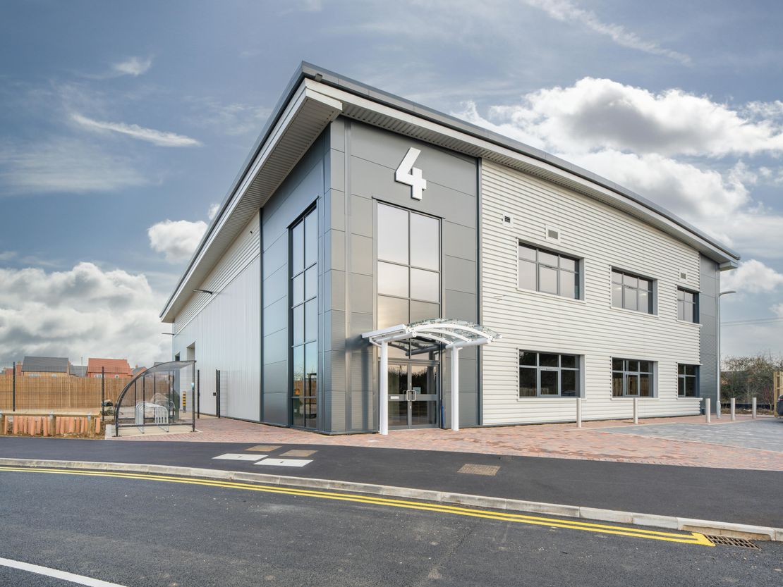 Quattro, London Road, Raunds, NN9 6XU