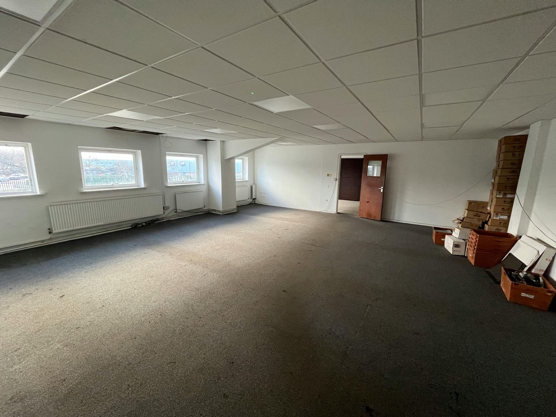 Unit 19A, Nuffield Centrum, Abingdon, OX14 1RL