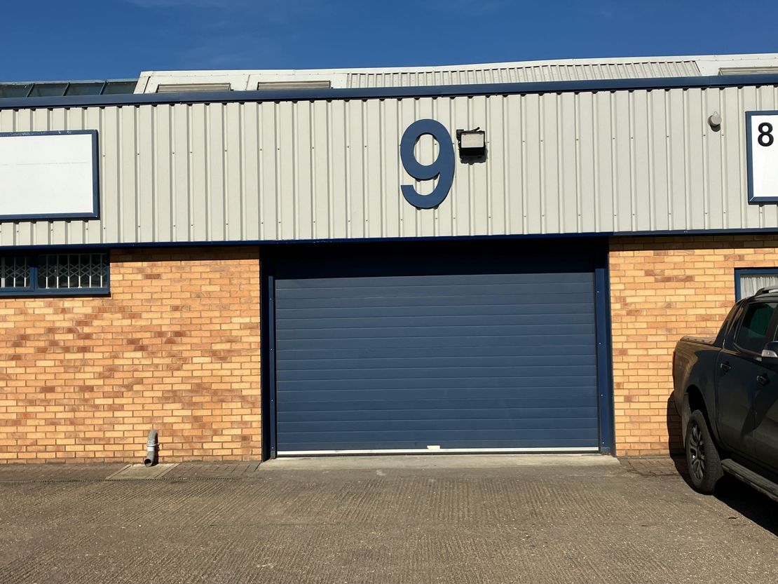 9 Heathfield, Stacey Bushes, Milton Keynes, MK12 6HP
