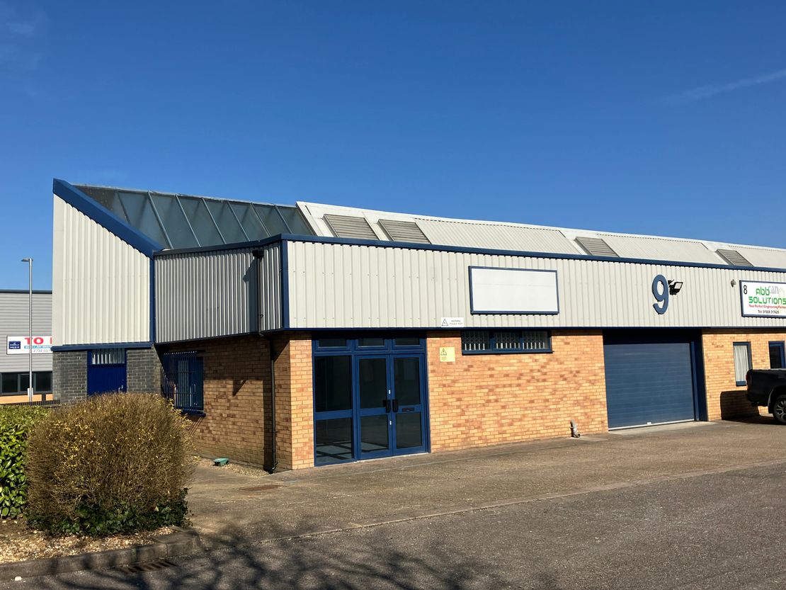 9 Heathfield, Stacey Bushes, Milton Keynes, MK12 6HP