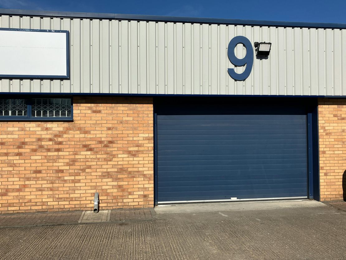 9 Heathfield, Stacey Bushes, Milton Keynes, MK12 6HP