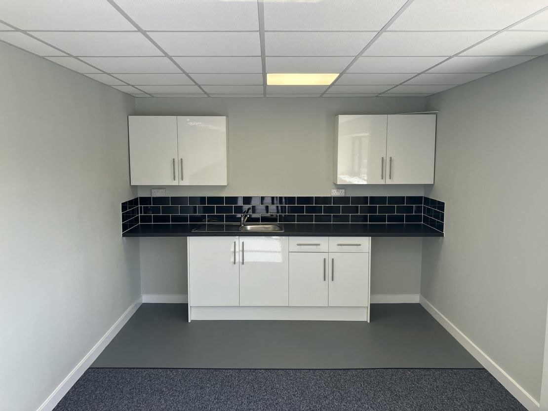 28 Heathfield, Stacey Bushes Industrial Estate, Stacey Bushes, Milton Keynes, MK12 6HR