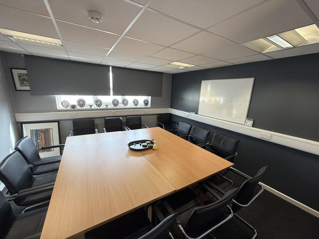 47 Highmeres Road, Leicester, LE4 9LZ